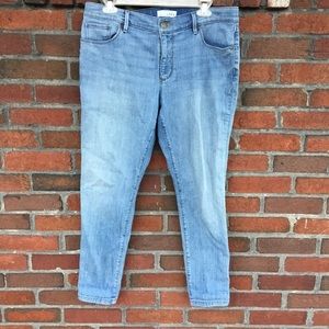 31P Ann Taylor Loft Light Wash Slim Fit Jeans